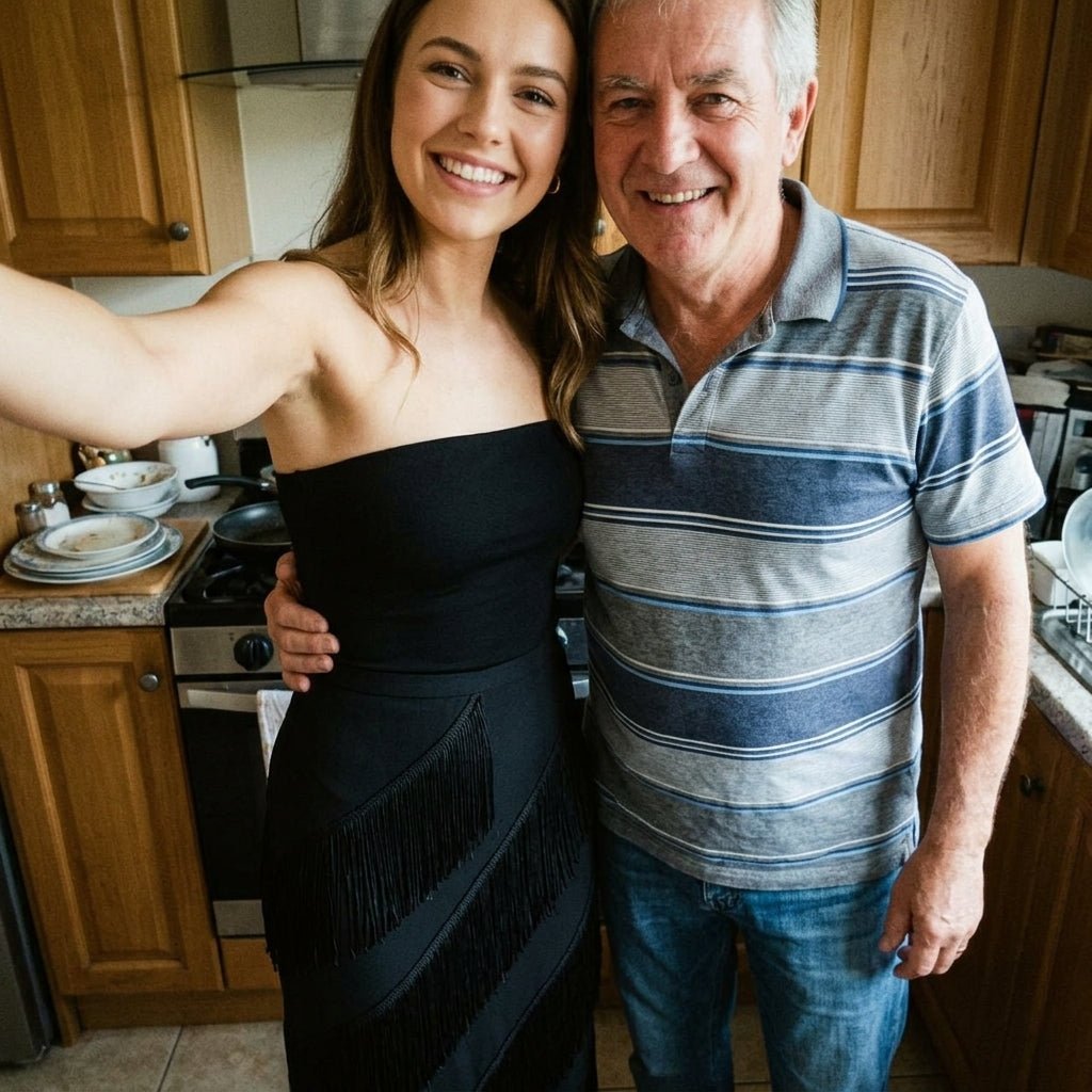 Cintia Skirt - kitchen family selfie