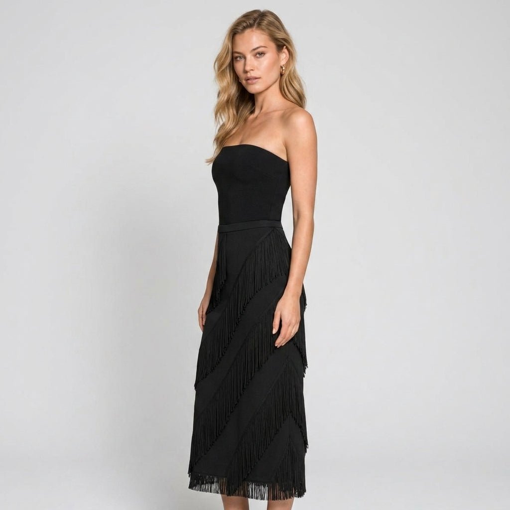 Cintia Skirt - model side portrait