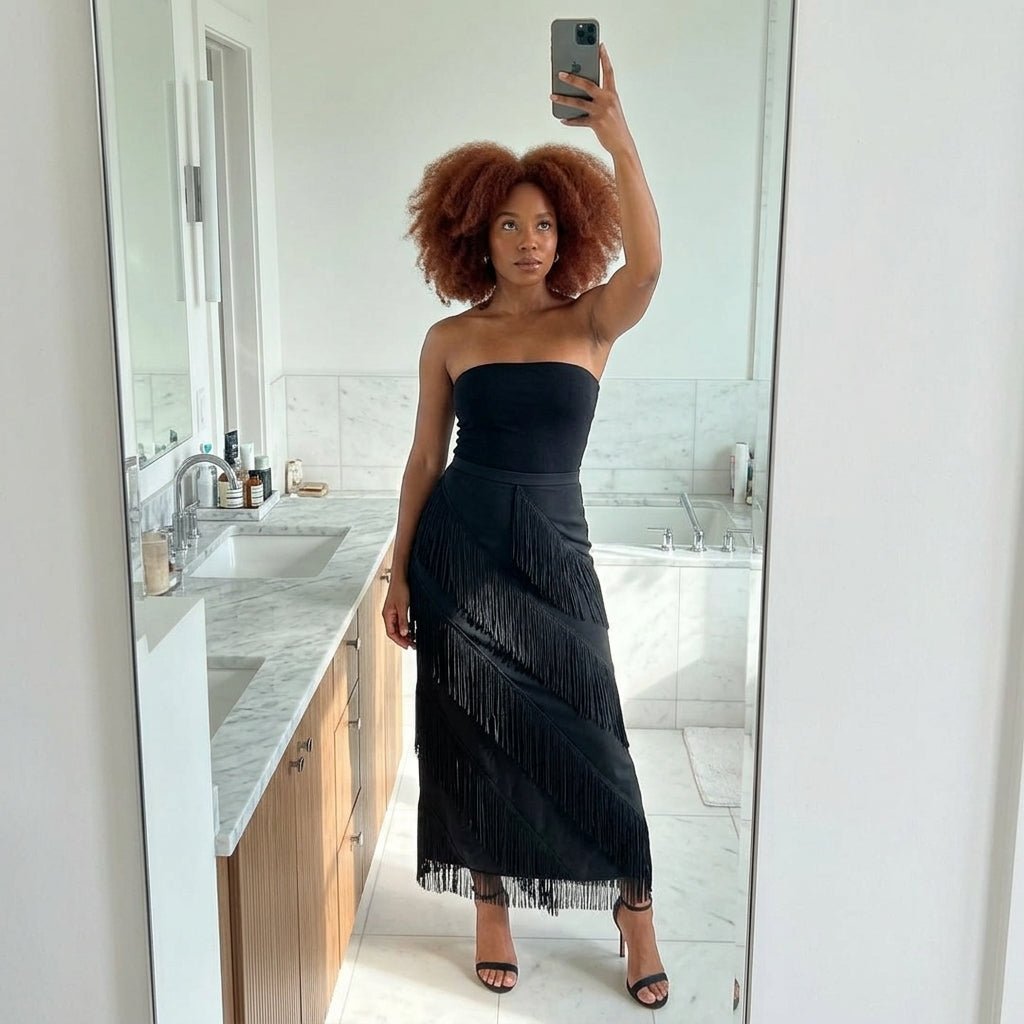 Cintia Skirt - bathroom high angle selfie