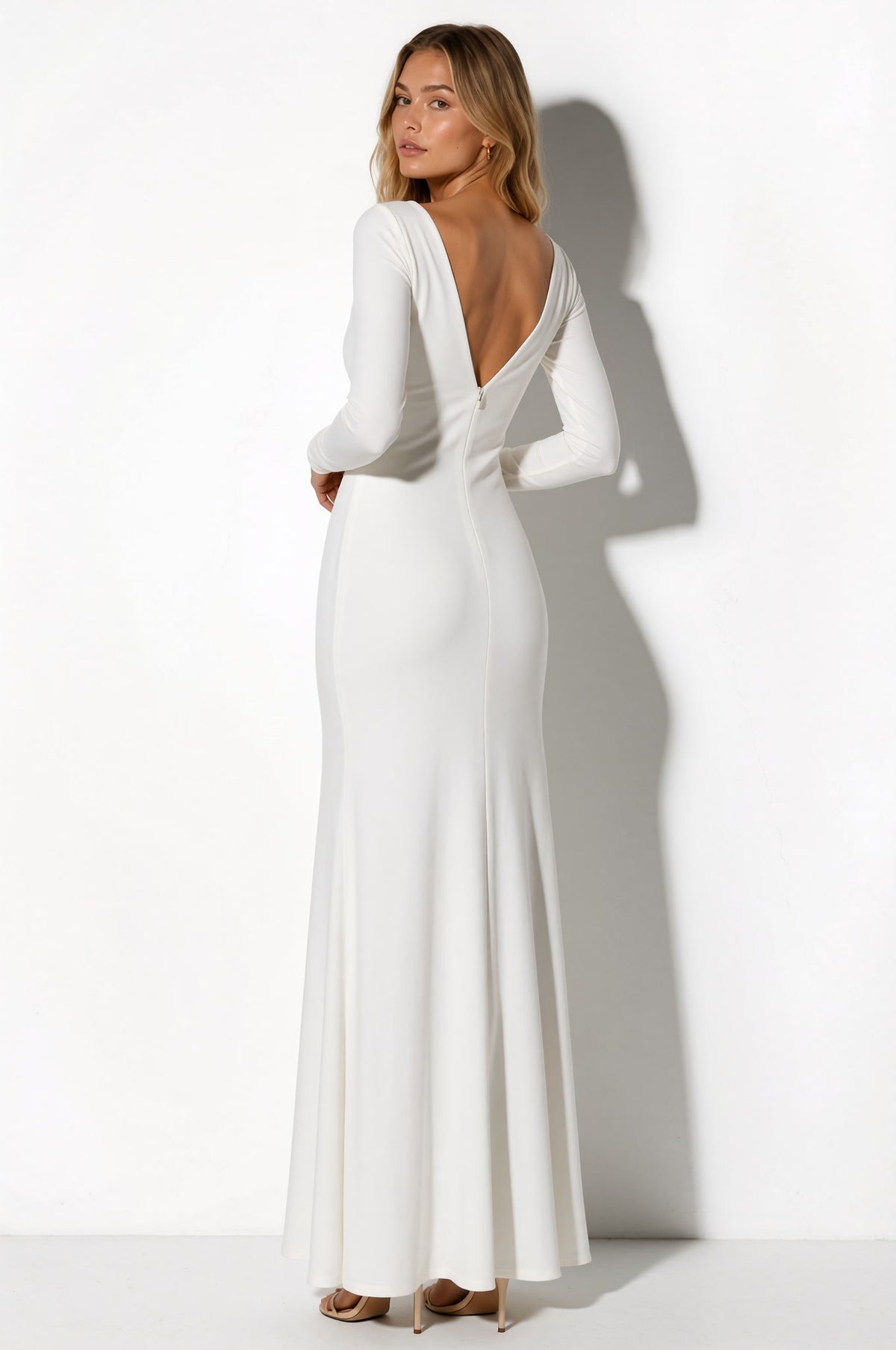 Betty – Robe longue drapée à manches longues et fente haute