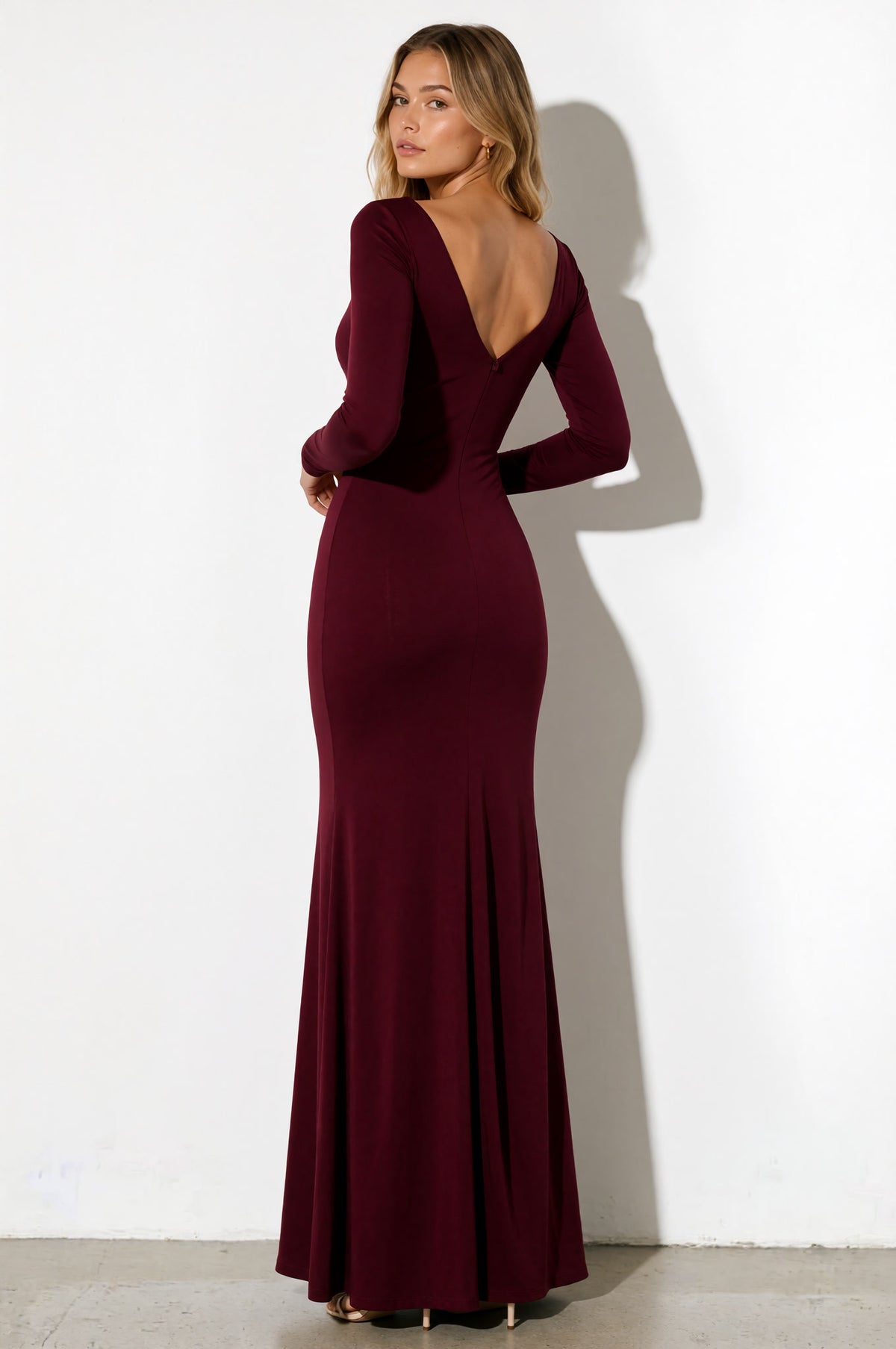 Betty – Robe longue drapée à manches longues et fente haute