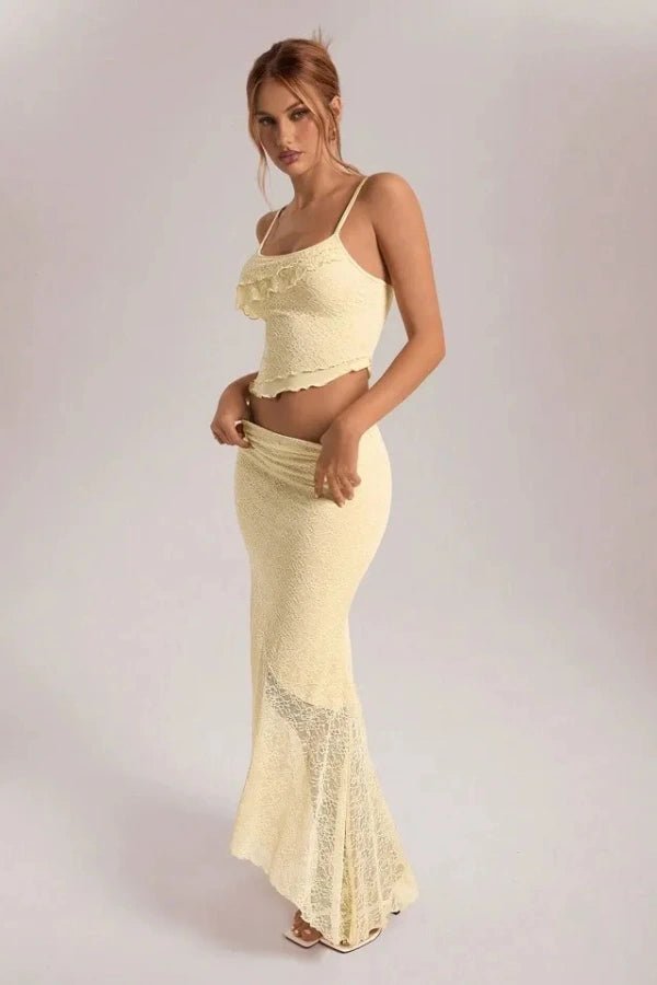 ethereal", "romantic silhouette", "delicate", "scalloped detailing", "mermaid skirt", "sun-drenched", "golden hour