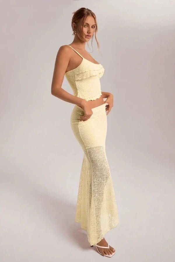ethereal", "romantic silhouette", "delicate", "scalloped detailing", "mermaid skirt", "sun-drenched", "golden hour